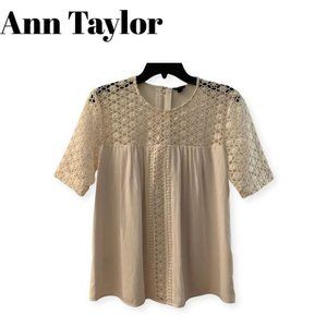 Ann Taylor Women’s Babydoll Lace Top M